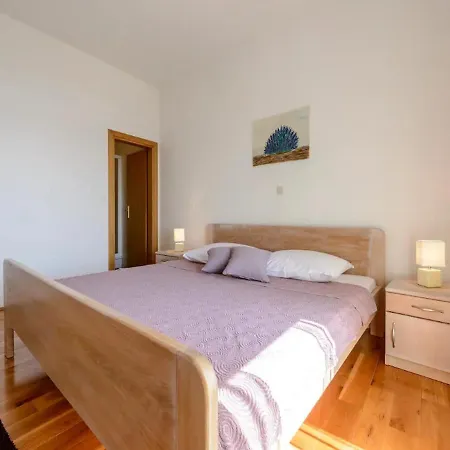 Semesterbostad Casa Anka *