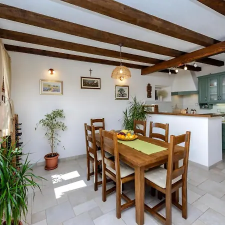 Semesterbostad Casa Anka *